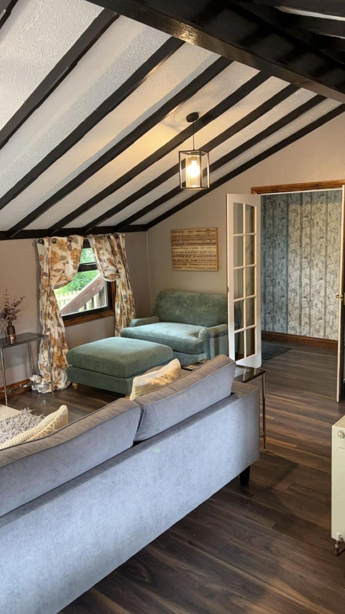 Squirrel Lodge At Owlet Hideaway - With Hot Tub, Near Йорк Екстериор снимка